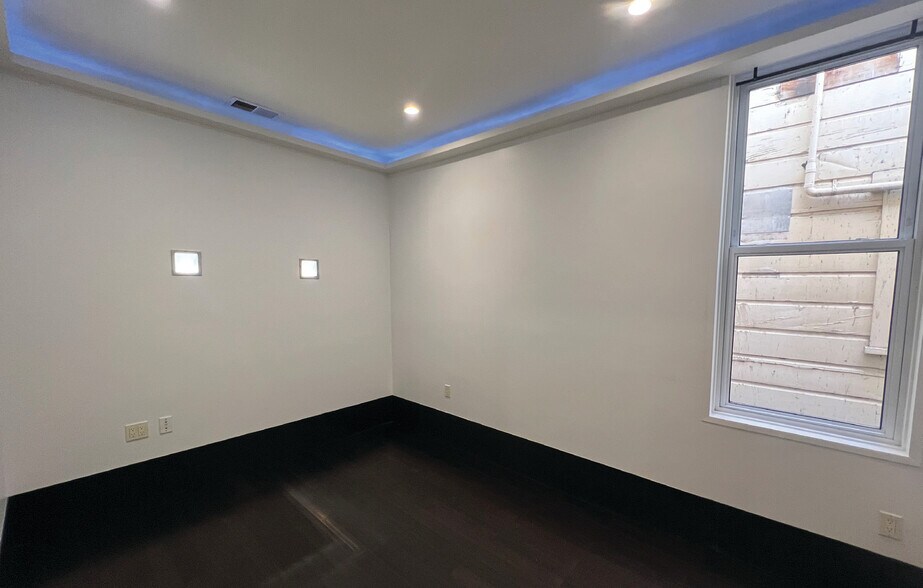 More Photos Of 506-508 14th St, San Francisco Storefront Retail Residential For Lease