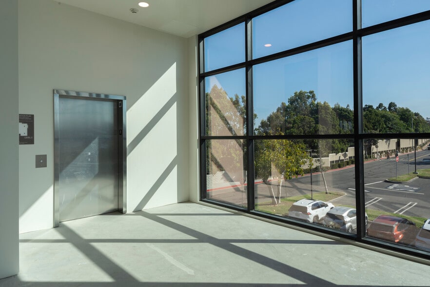 More Photos Of 2600-3560 N Sepulveda Blvd, Manhattan Beach Unknown For Lease