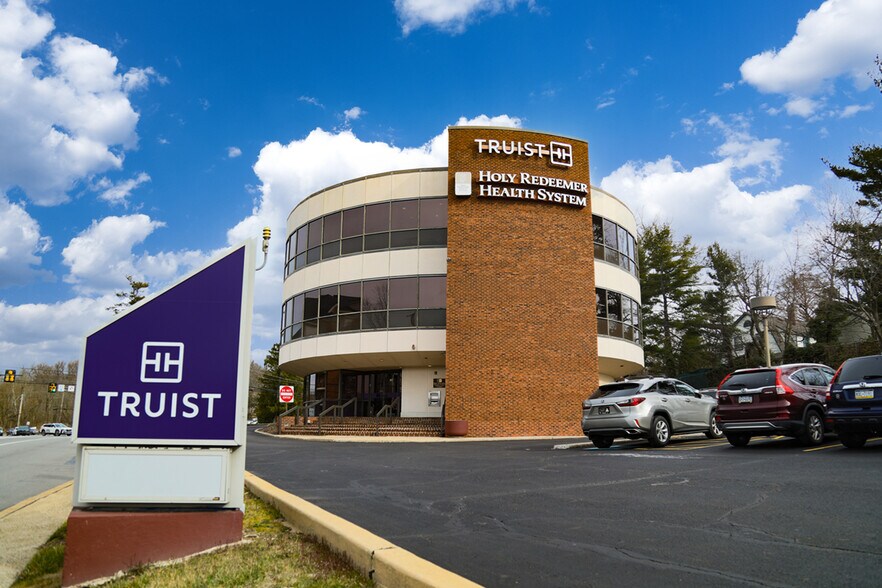 More Photos Of 667 Welsh Rd, Huntingdon Valley Loft Creative Space For Sale