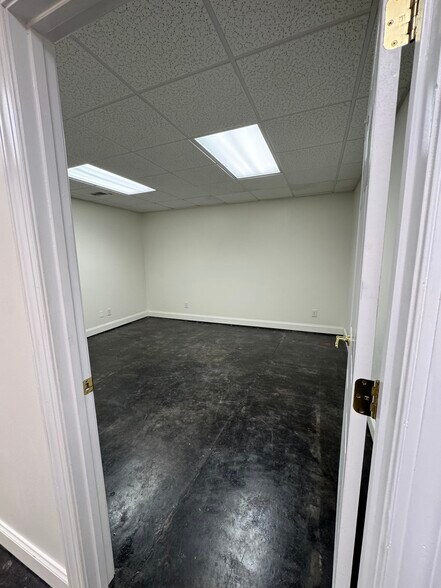 More Photos Of 332 2nd Ave E, Oneonta Office For Sale