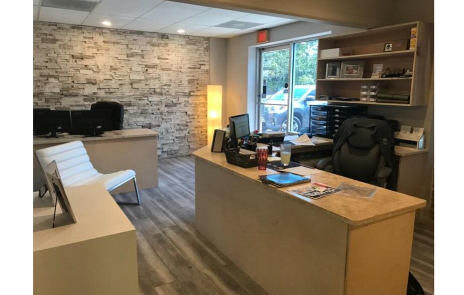 More Photos Of 7 Amy Elsey Dr, Charleston Light Distribution For Lease