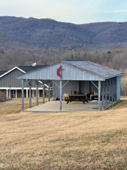 More Photos Of 1121 Oddfellows Rd, Vinton Specialty For Sale