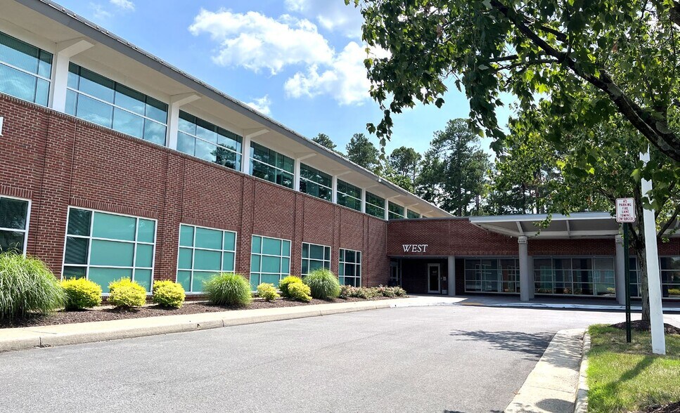 More Photos Of 11601 Iron Bridge Rd, Chester Medical For Lease