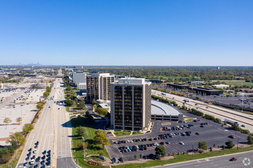 More Photos Of 1415 W 22nd St, Oak Brook Office For Lease