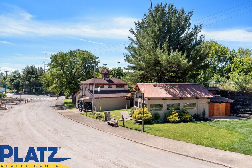 More Photos Of 530 Mahoning Ave, Youngstown Restaurant For Sale