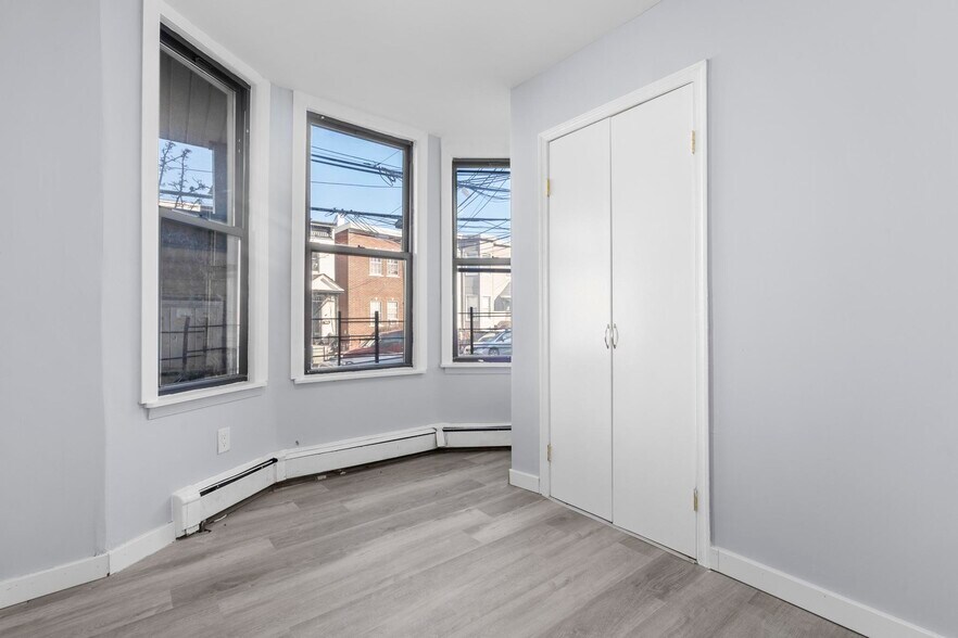 More Photos Of 58 Chestnut St, Yonkers Apartments For Sale