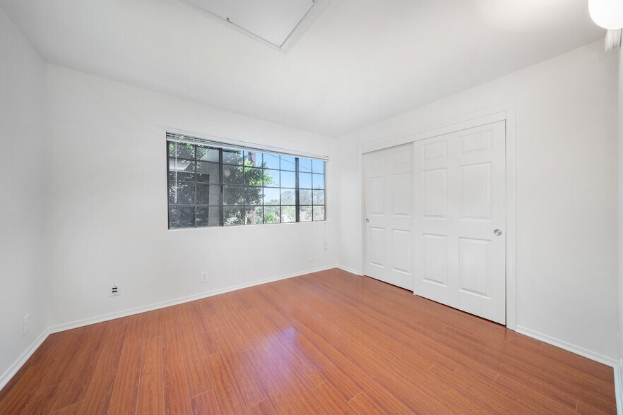More Photos Of 4651 Cahuenga Blvd, North Hollywood Apartments For Sale