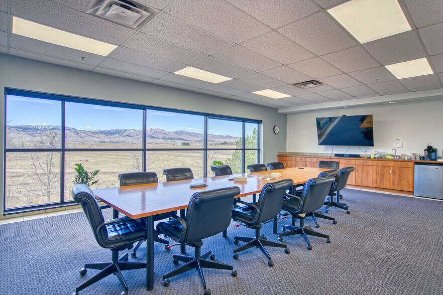 More Photos Of 6810 Winchester Cir, Boulder Flex For Sale