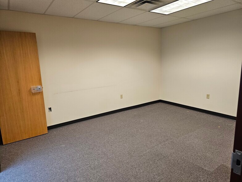 More Photos Of 2336 E Platte Ave, Colorado Springs Industrial For Sale