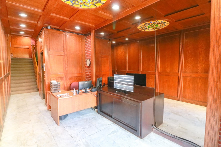 More Photos Of 619-623 S Olive St, Los Angeles Loft Creative Space For Lease