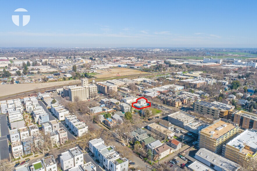 More Photos Of 318 12th St, Sacramento Storefront For Sale