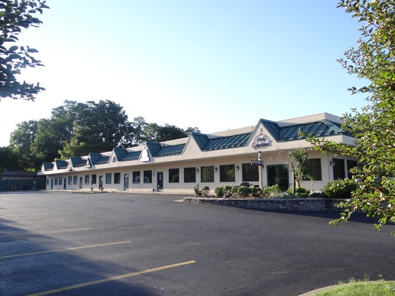 More Photos Of 10 IBM Rd, Poughkeepsie Storefront For Lease