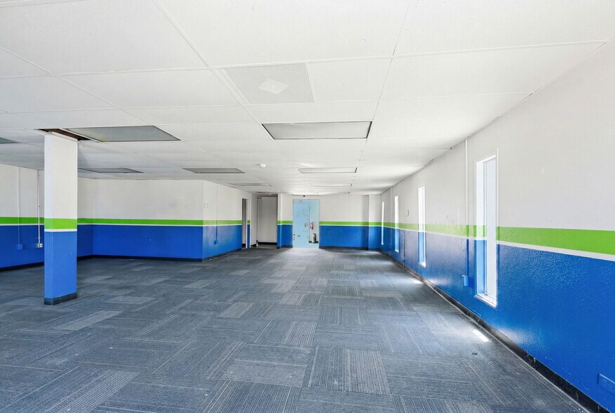 More Photos Of 8 Federal Blvd, Denver Unknown For Lease