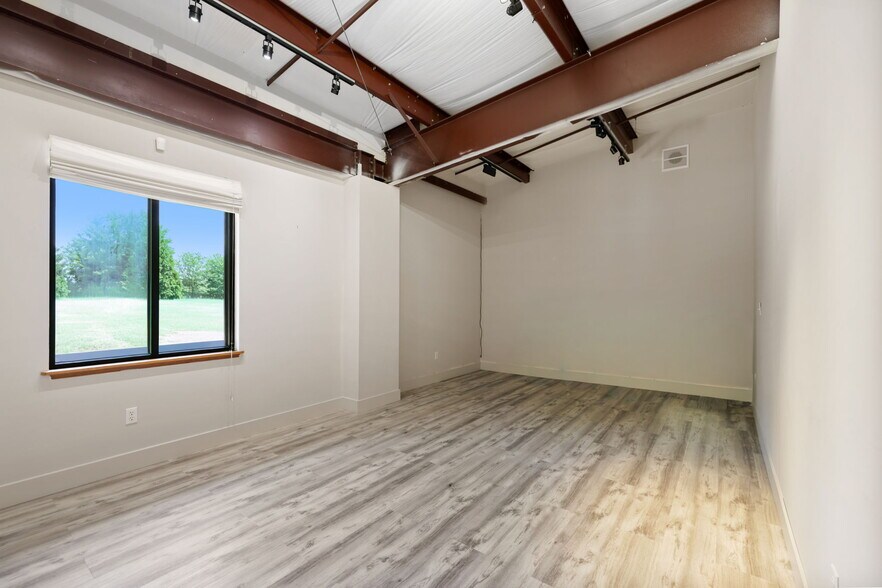 More Photos Of 110 Commercial Blvd, Flat Rock Manufacturing For Sale