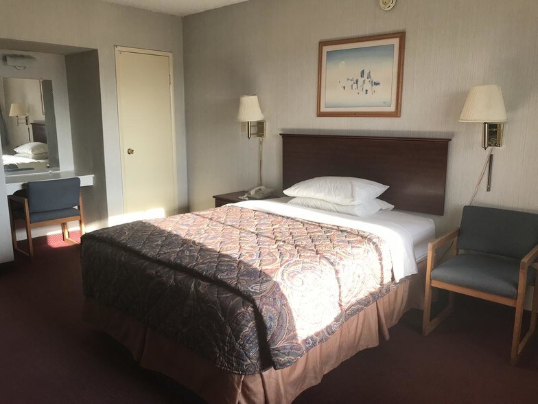 More Photos Of 1214 E Route 66 Blvd, Tucumcari Hotel For Sale