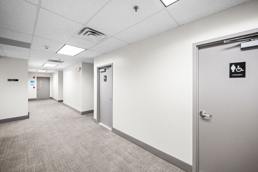 More Photos Of 800 Bunn Dr, Princeton Medical For Lease