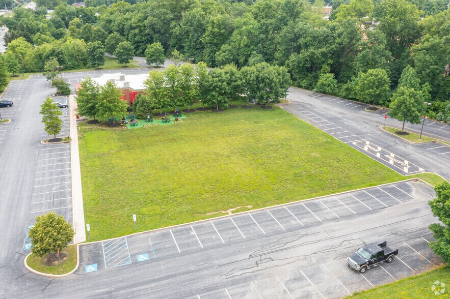 More Photos Of 4351 Pennell Rd, Aston Unknown For Lease
