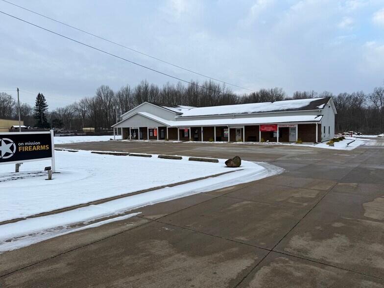 Primary Photo Of 4935 S Prospect St, Ravenna Freestanding For Lease