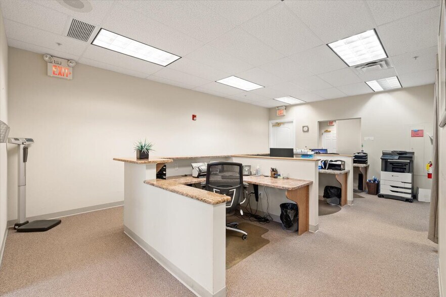 More Photos Of 912 Northwest Hwy, Fox River Grove Medical For Sale
