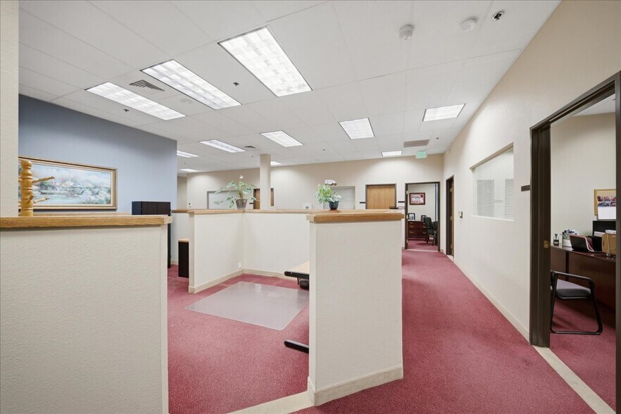 More Photos Of 700 University Ave, Sacramento Office For Lease