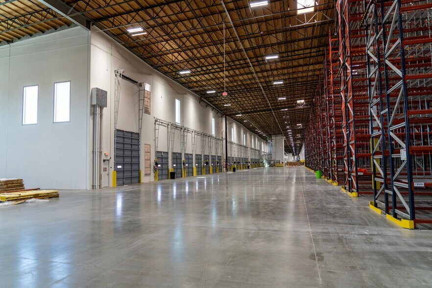 More Photos Of Rogers Rd, Patterson Industrial For Lease