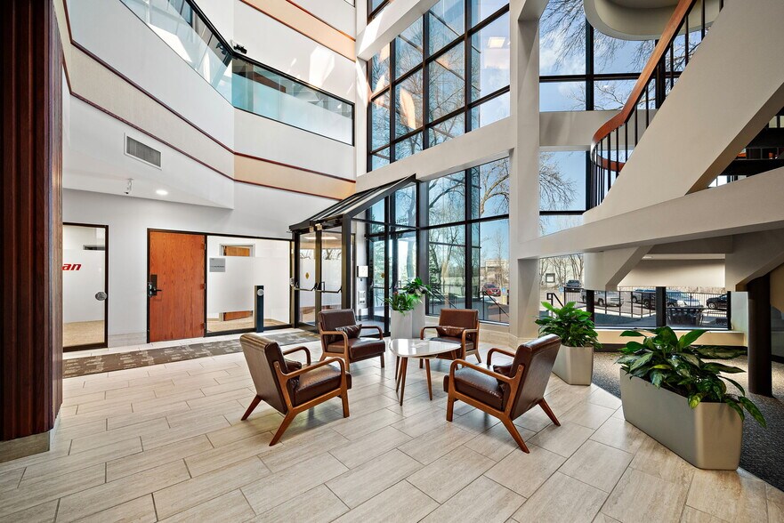 More Photos Of 7100 Northland Cir N, Brooklyn Park Office For Lease