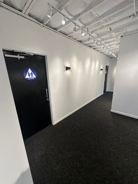 More Photos Of 1912 F St, Sacramento Office For Lease