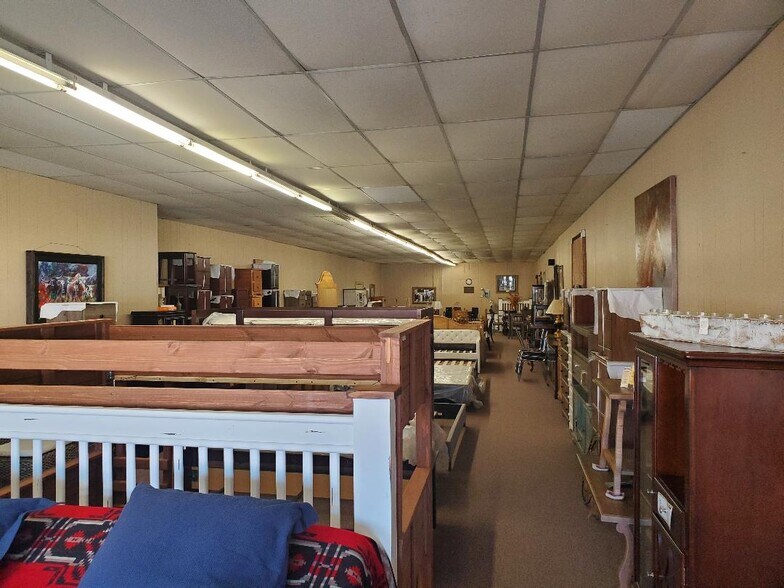 More Photos Of 507 Broadway St, Okemah Department Store For Sale