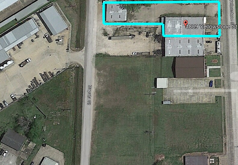 More Photos Of 1809 Yellowstone St, Freeport Warehouse For Sale