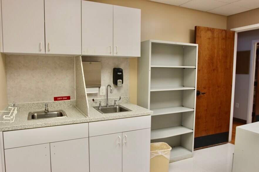More Photos Of 650 34th St S, Saint Petersburg Medical For Lease