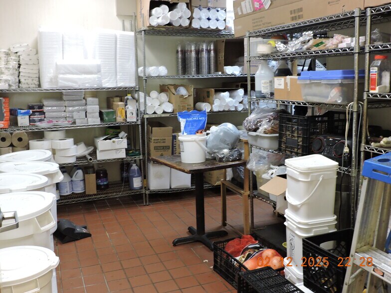 More Photos Of 5560 Gulfton Dr, Houston General Retail For Sale