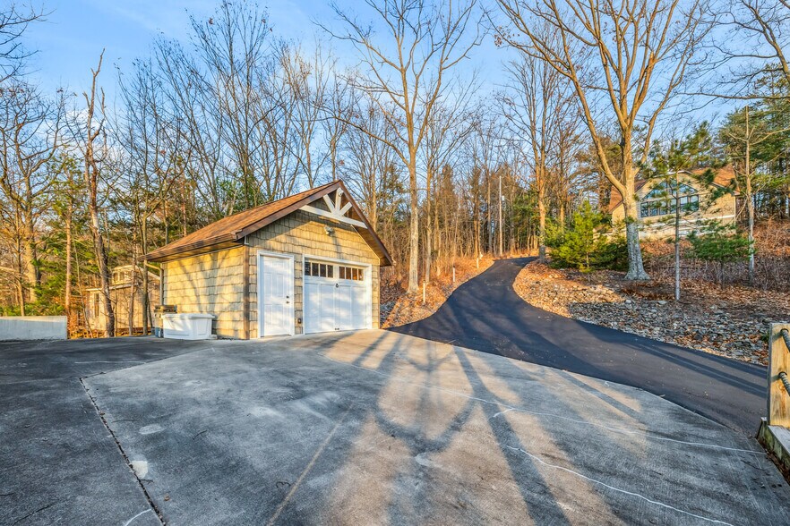 More Photos Of 4555 Davies Rd, Burdett Specialty For Sale