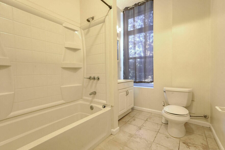 More Photos Of 2129 Charles St, Baltimore Storefront Retail Residential For Sale