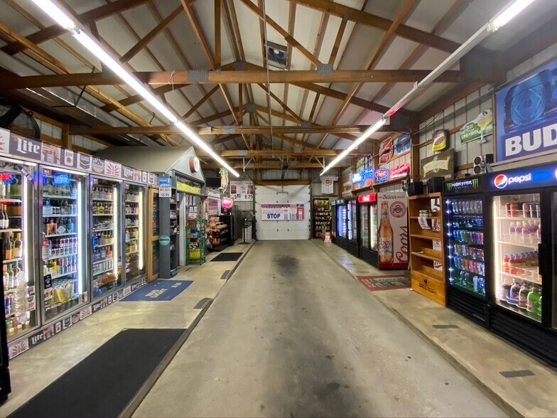 More Photos Of 1265 S Dorset Rd, Troy Freestanding For Sale