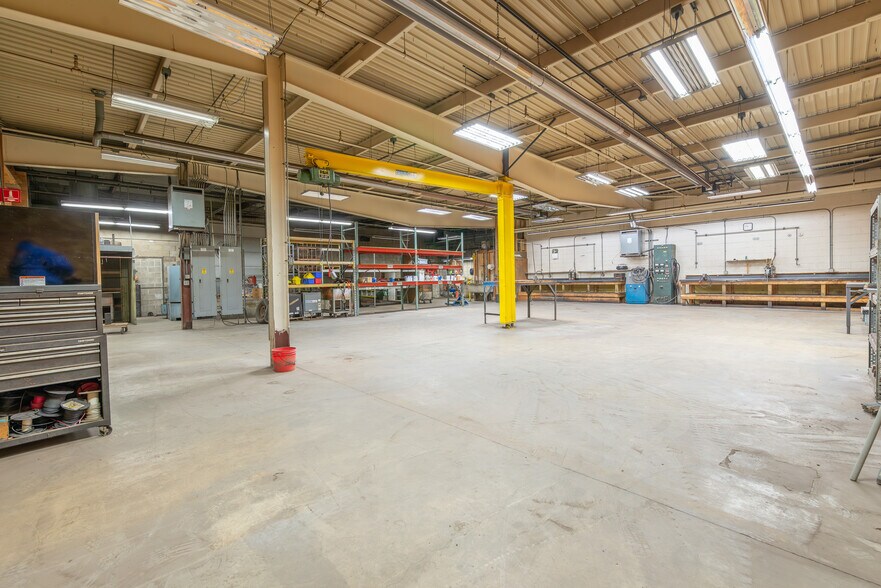 More Photos Of 1650 S Galena Ave, Freeport Industrial For Sale