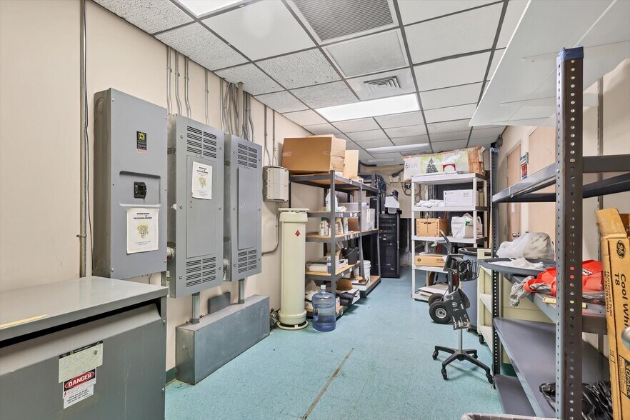 More Photos Of 6215 21st Ave, Bradenton Medical For Sale