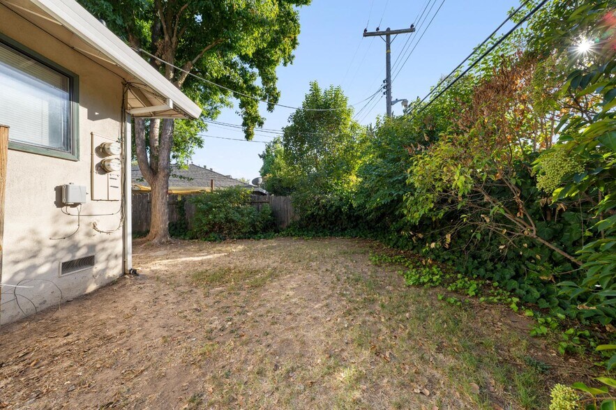 More Photos Of 5743 Woodleigh Dr, Carmichael Multifamily For Sale