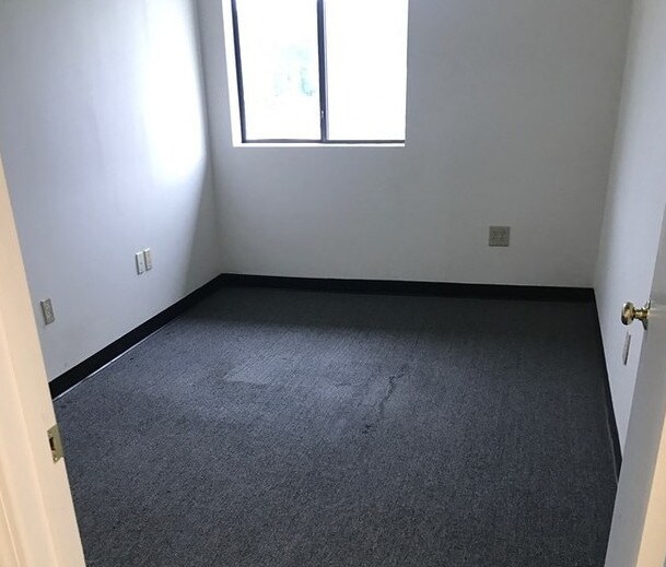 More Photos Of 171 Market Sq, Newington Office For Sale