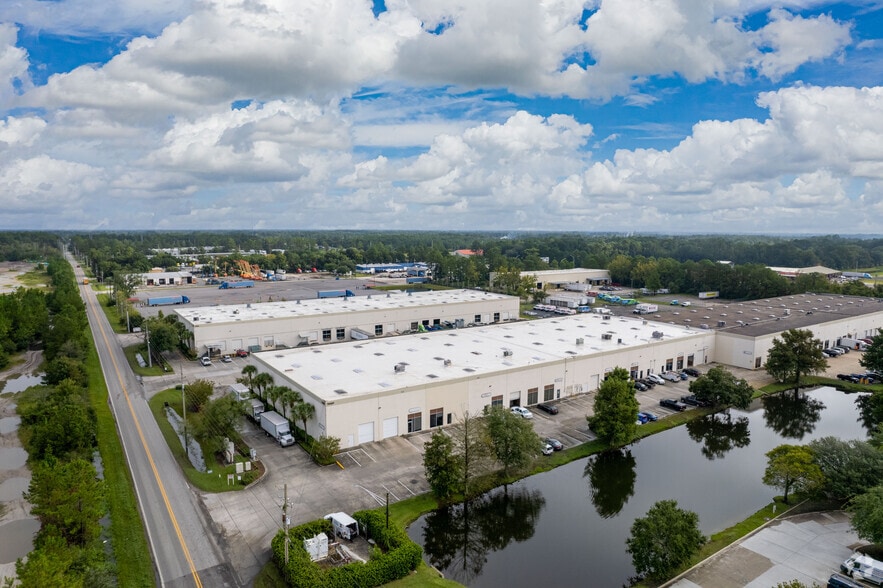 More Photos Of 7037 Commonwealth Ave, Jacksonville Warehouse For Lease
