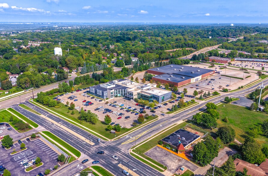 More Photos Of 1000 140th St W, Burnsville Medical For Lease