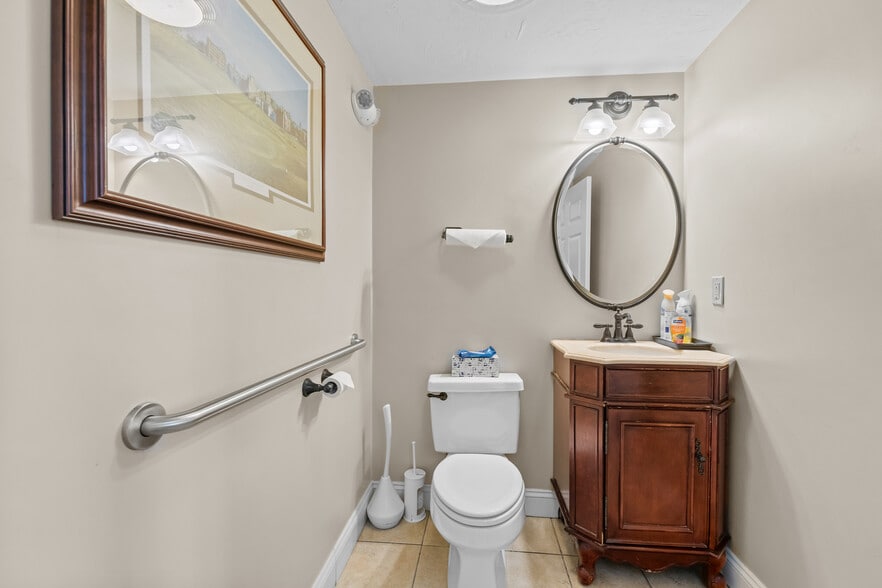 More Photos Of 385 South St, Shrewsbury Office For Sale