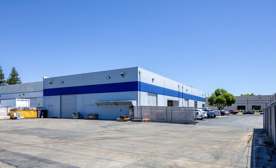 More Photos Of 16 Light Sky Ct, Sacramento Warehouse For Sale