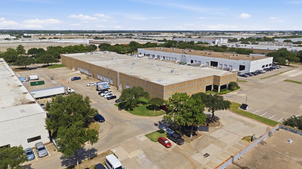 More Photos Of 13755-13775 Benchmark Dr, Farmers Branch Warehouse For Lease