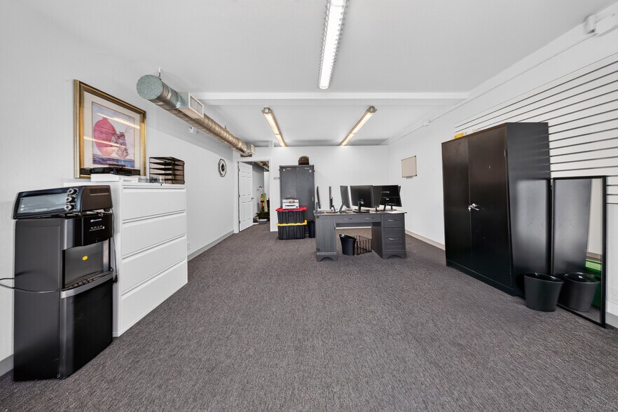 More Photos Of 20847 Sherman Way, Canoga Park Office For Sale