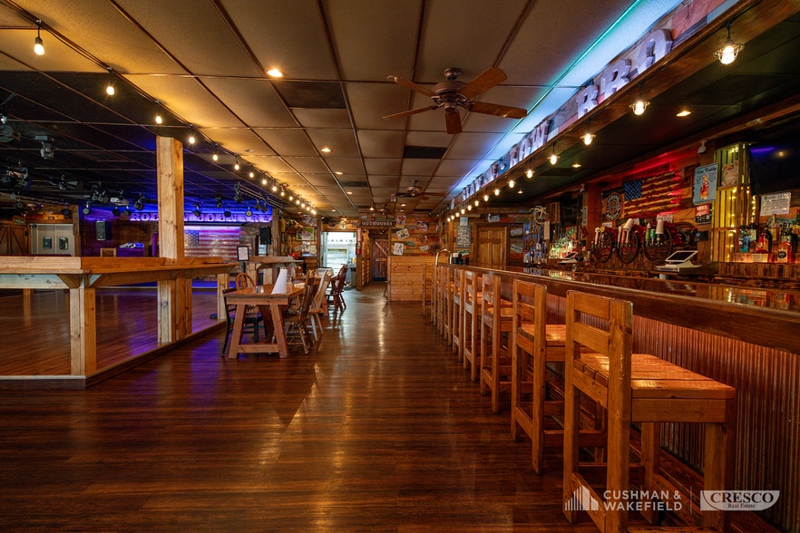 More Photos Of 2000 Midway Mall, Elyria Restaurant For Sale