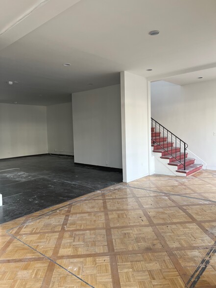 More Photos Of 853-857 N La Cienega Blvd, West Hollywood Restaurant For Lease