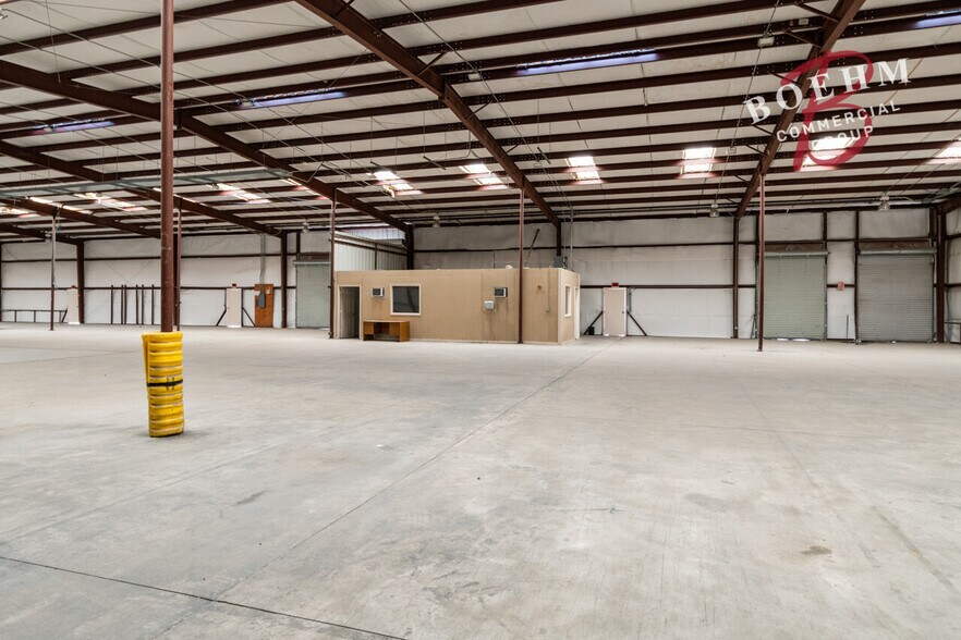 More Photos Of 995 Industrial Blvd, Del Rio Distribution For Sale