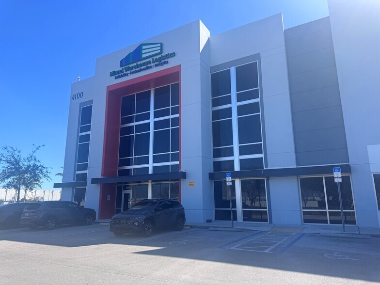 More Photos Of 4100 NW 142nd St, Opa Locka Warehouse For Lease