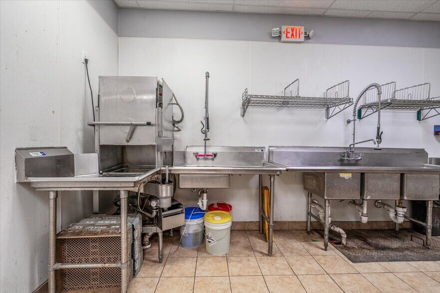 More Photos Of 3404 Main St, Homestead Storefront For Sale