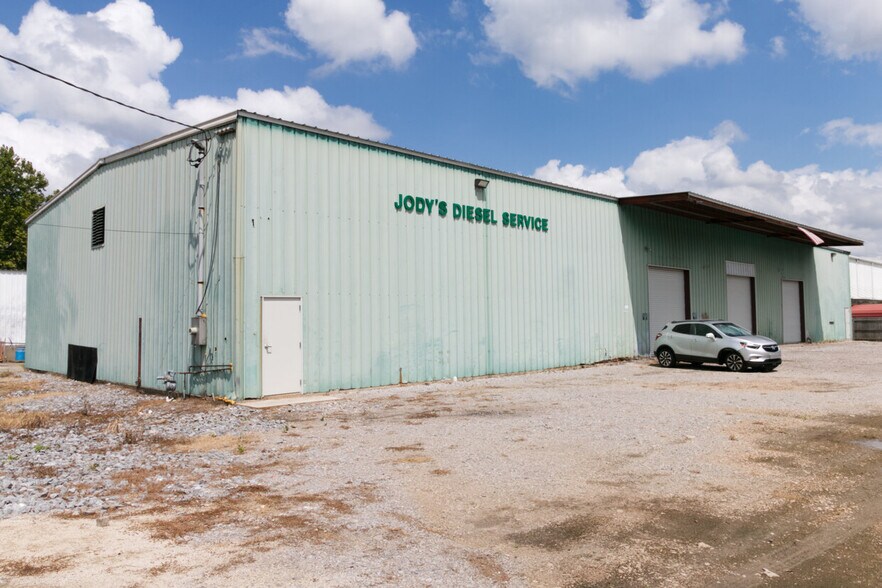 More Photos Of 2301 24th St N, Birmingham Warehouse For Lease